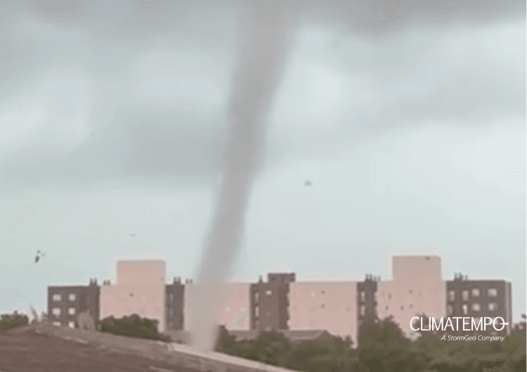 Imagem da notícia Tornado de curta duração é registrado em Pelotas (RS) Imagem da notícia Tornado de curta duração é registrado em Pelotas (RS)