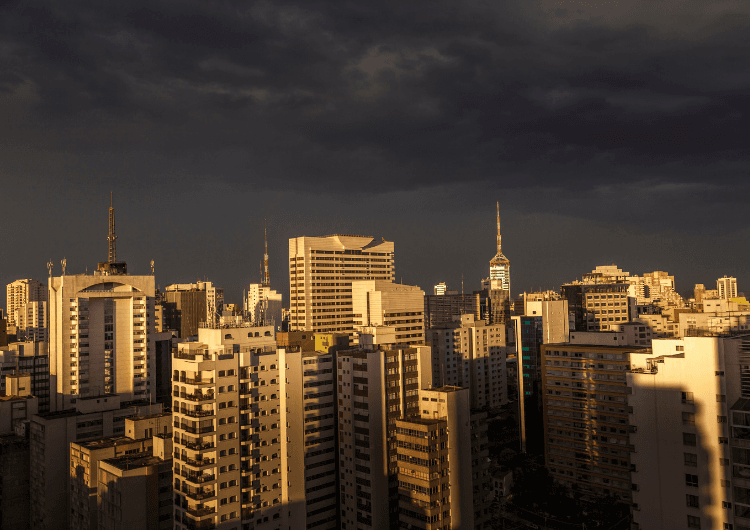 Semana será de chuva frequente e temperaturas baixas em São Paulo Semana será de chuva frequente e temperaturas baixas em São Paulo